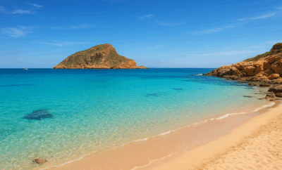 Le spiagge più belle di Ibiza: guida alle coste da sogno